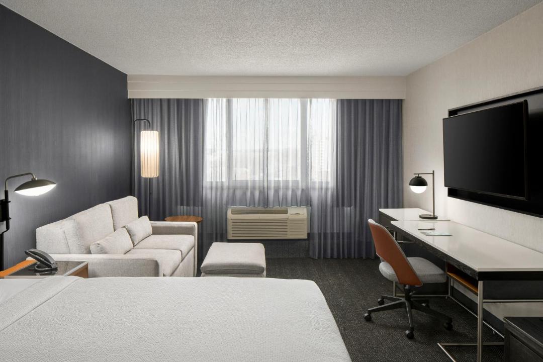 Photo of Others in Dwight