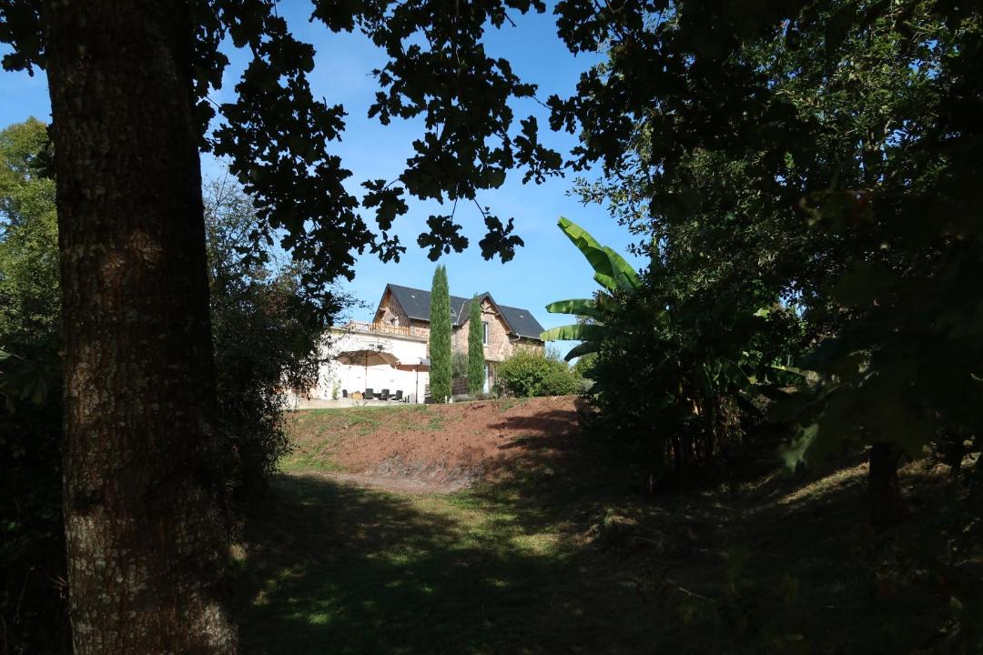 Photo of Others in Saint-Solve