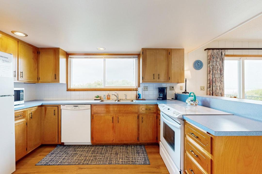 Photo of Kitchen in Edgewater Shores