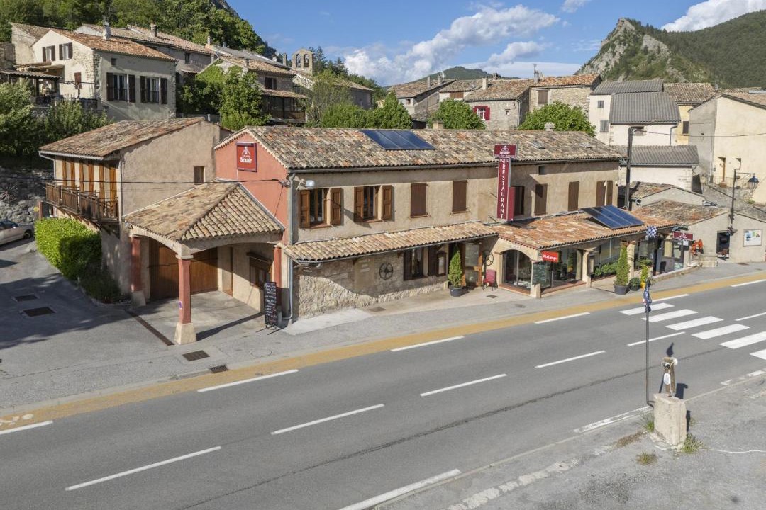 Photo of Others in Annot