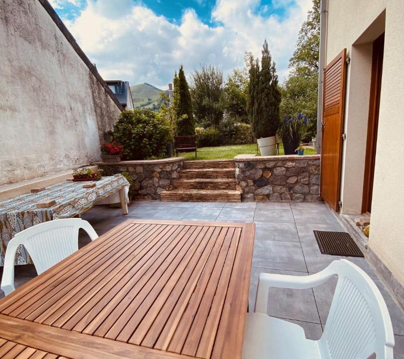 Photo of Others in Sarrancolin