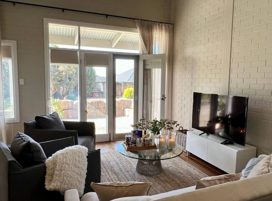 Photo of Livingroom in Moorooroo