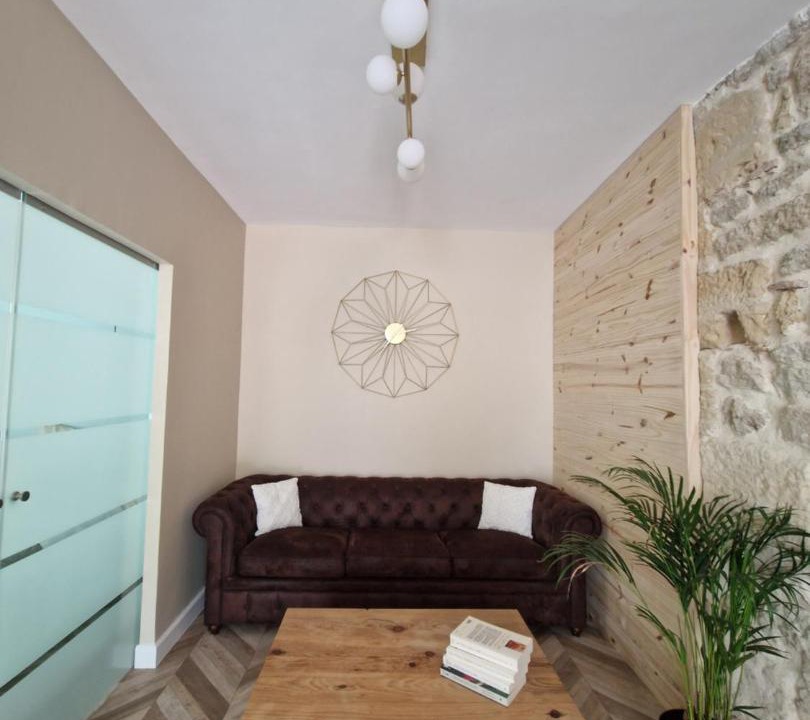 Photo of Others in Hure