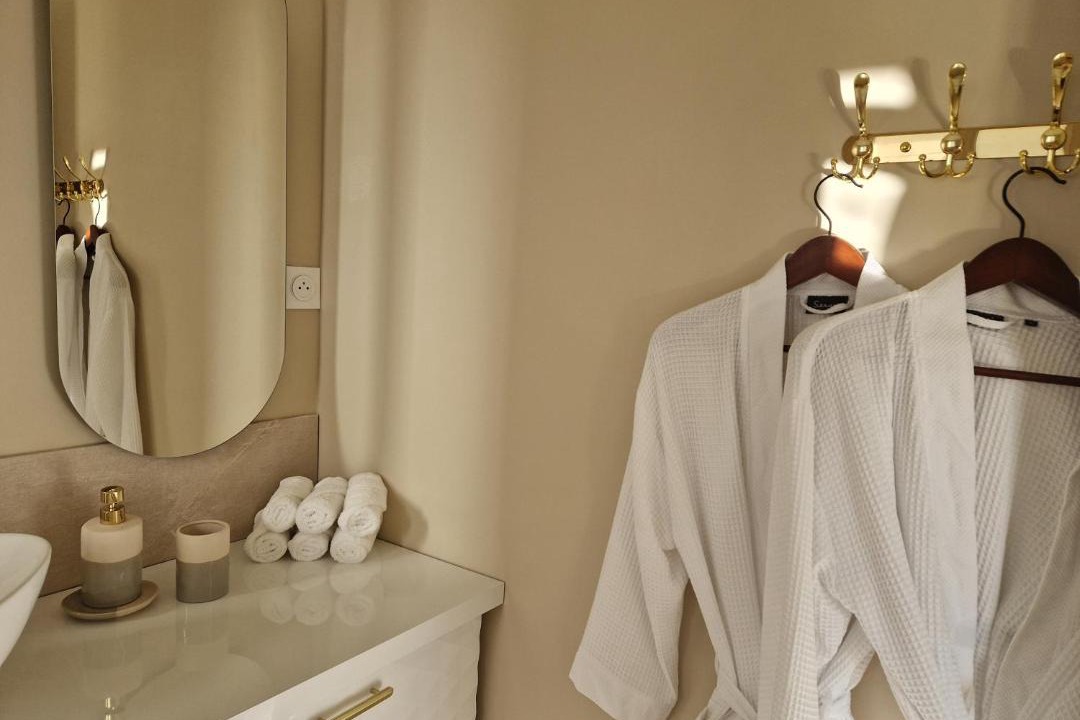 Photo of Others in Hure