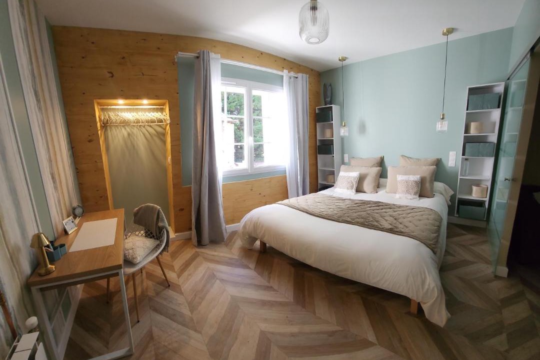 Photo of Others in Hure