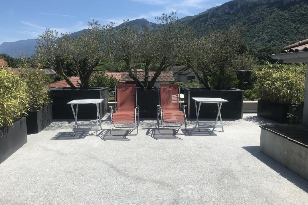 Photo of Others in Izeron