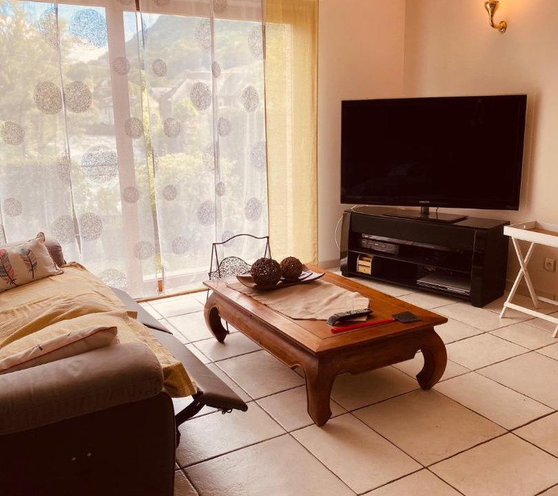 Photo of Others in Sarrancolin