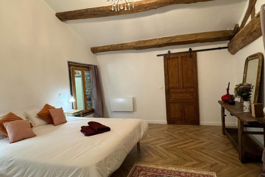 Photo of Others in Confrancon