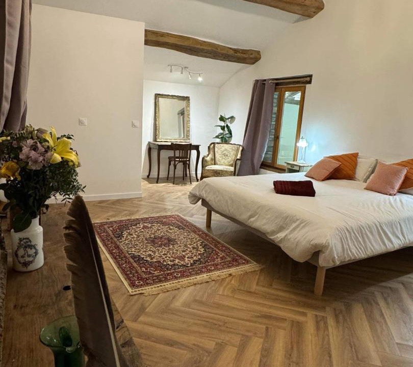 Photo of Others in Confrancon