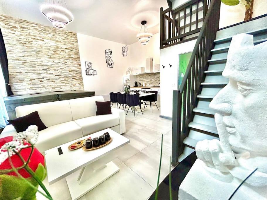 Photo of Others in Pont-sur-Yonne