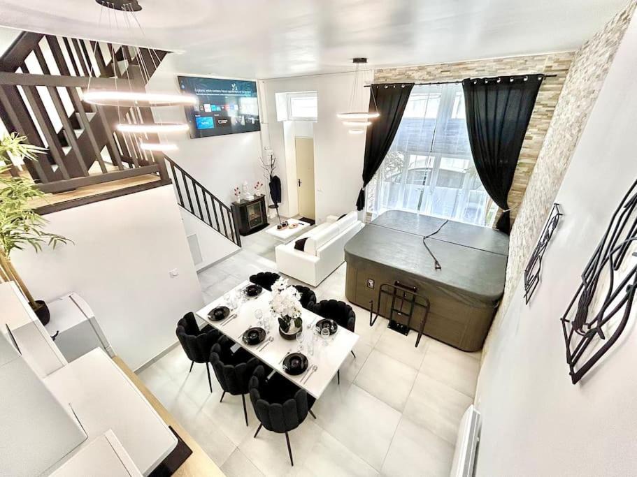 Photo of Others in Pont-sur-Yonne