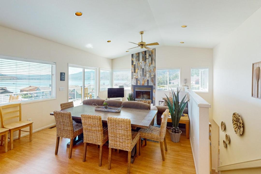 Photo of Others in Wapato Point