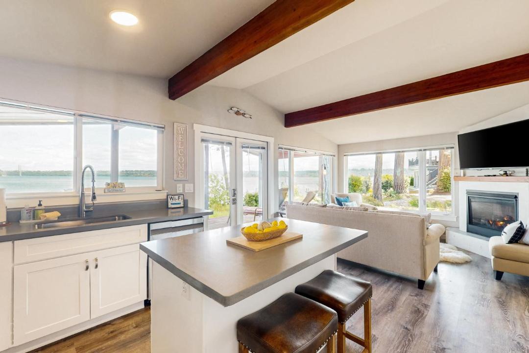 Photo of Others in Fox Island