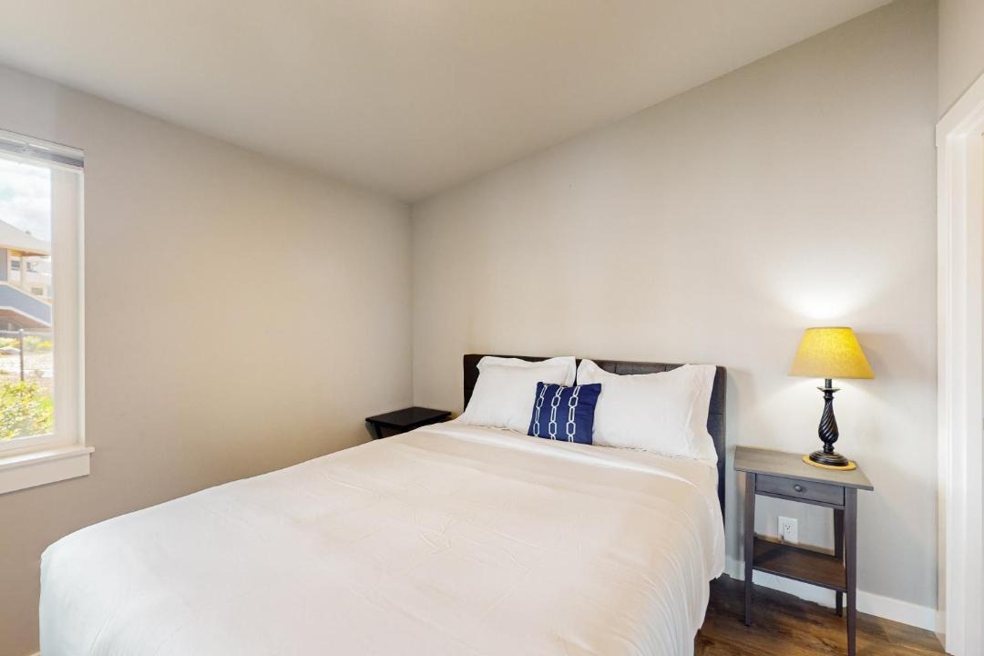 Photo of Others in Fox Island