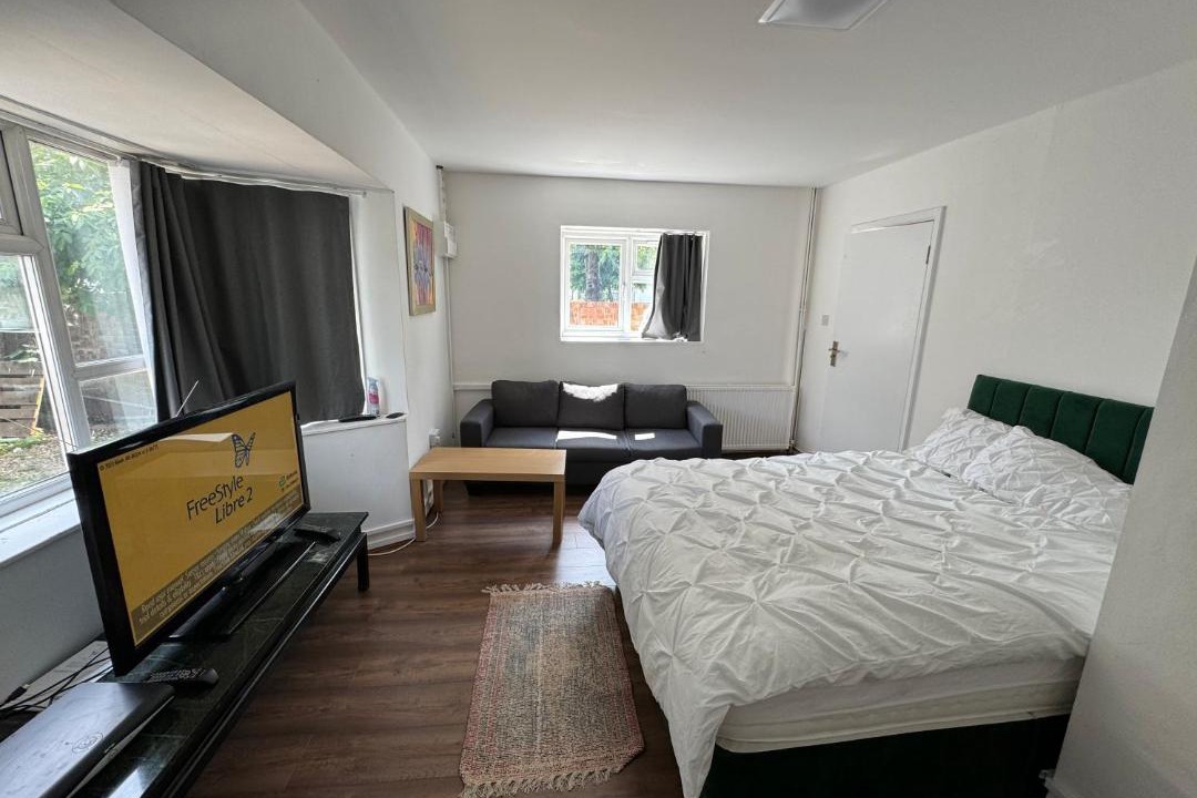 Photo of Others in Heston Central