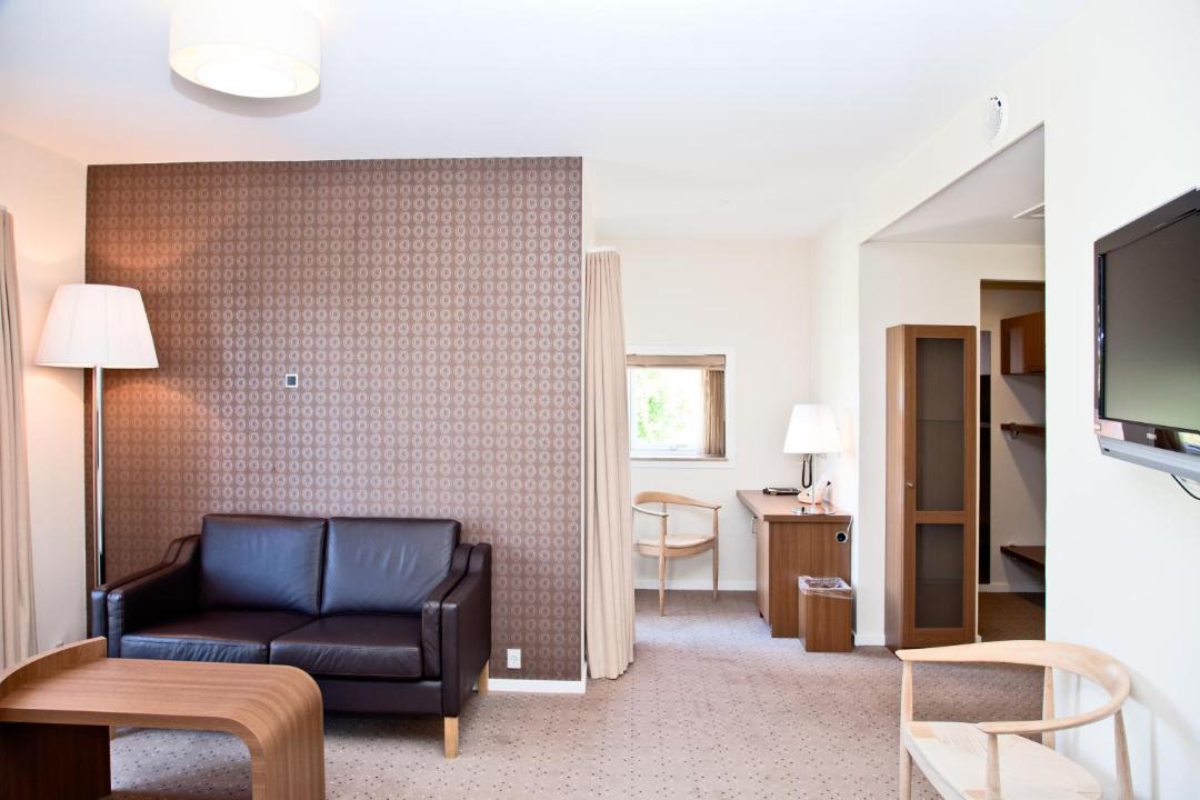 Photo of Others in Sabro