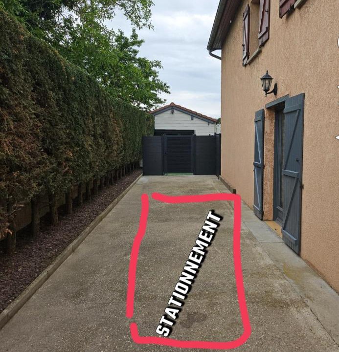Photo of Others in Saint-Clair-du-Rhone