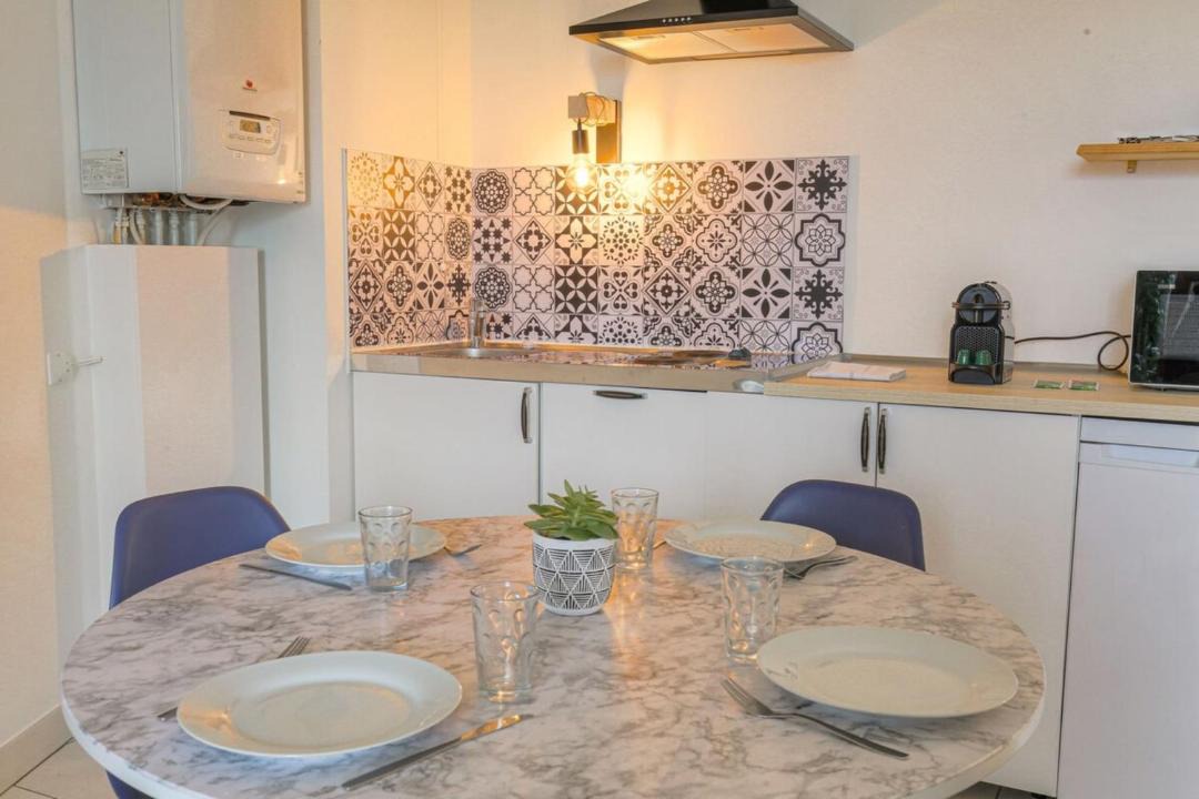 Photo of Others in Zola - Pressense