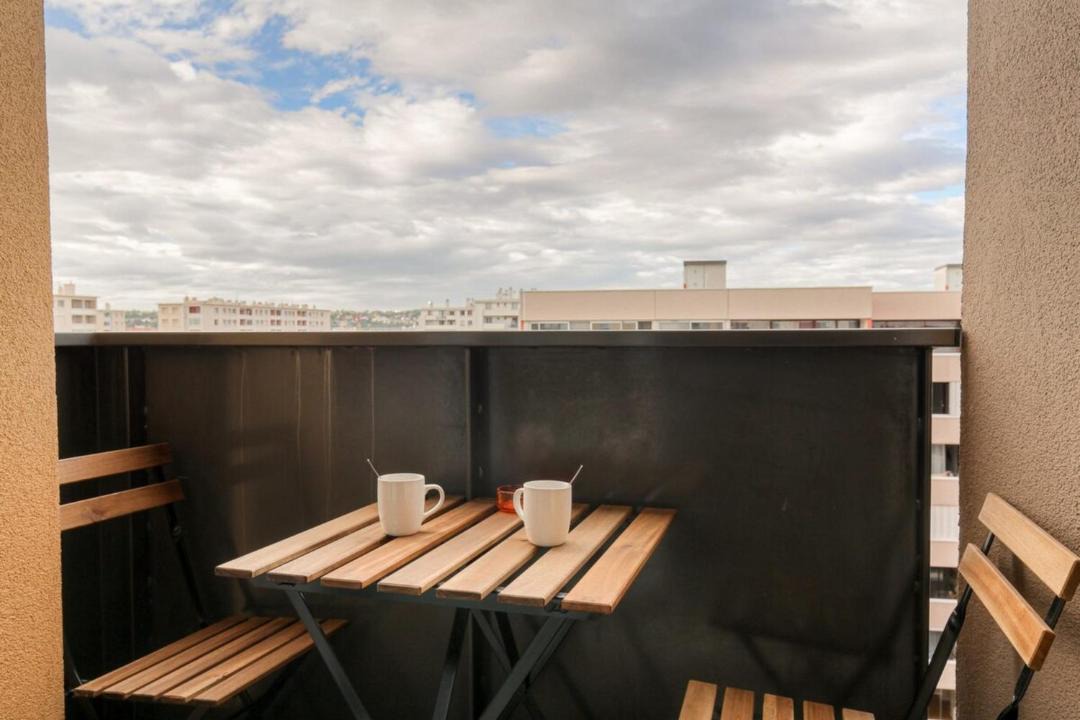 Photo of Others in Zola - Pressense