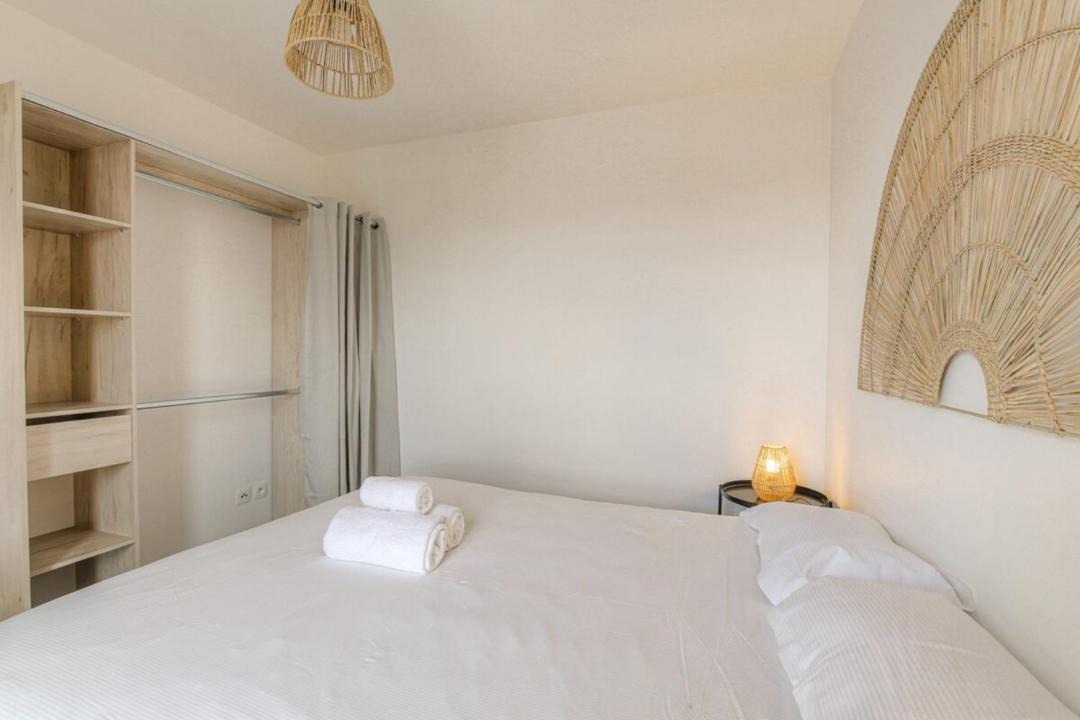 Photo of Others in Zola - Pressense