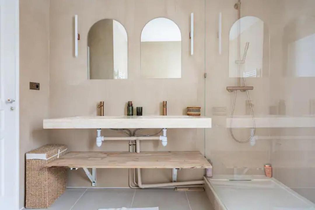 Photo of Others in Neuilly-sur-Seine