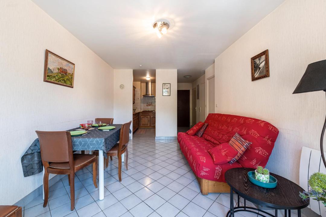 Photo of Others in Thones