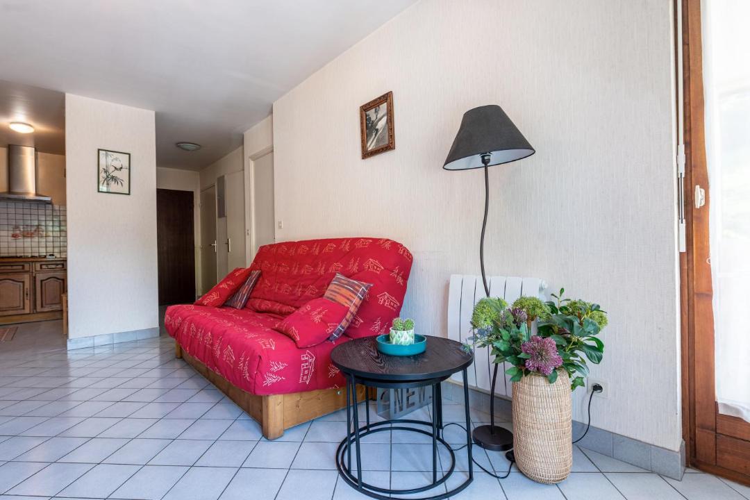 Photo of Others in Thones