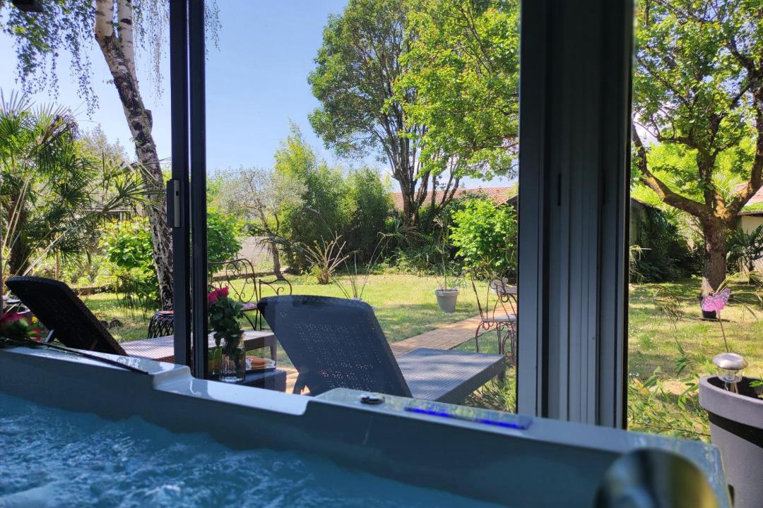 Photo of Others in Le Passage