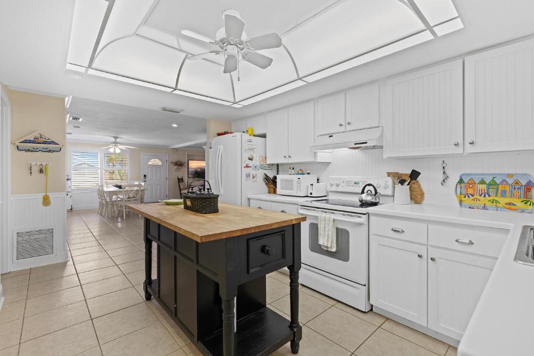 Photo of Kitchen in Wilbur-By-The-Sea