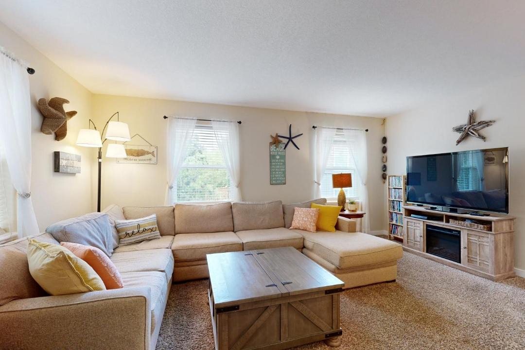 Photo of Livingroom in Rockaway Beach