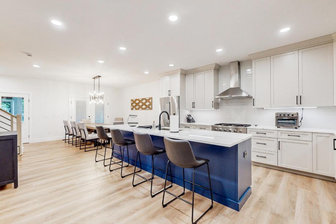 Photo of Others in Long Neck