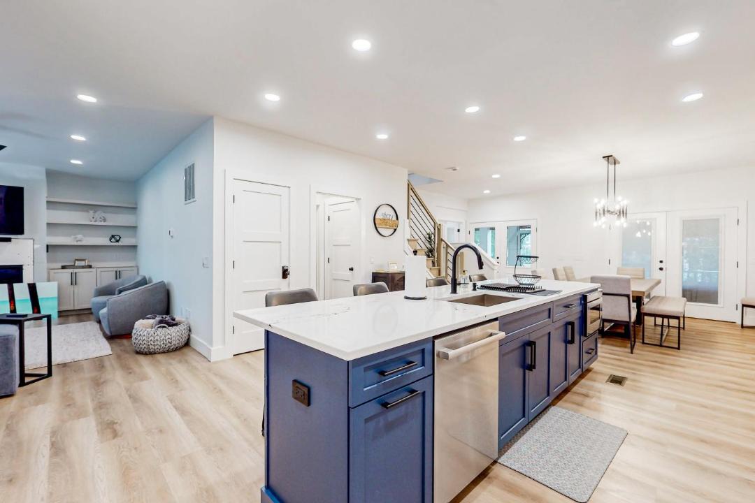 Photo of Others in Long Neck