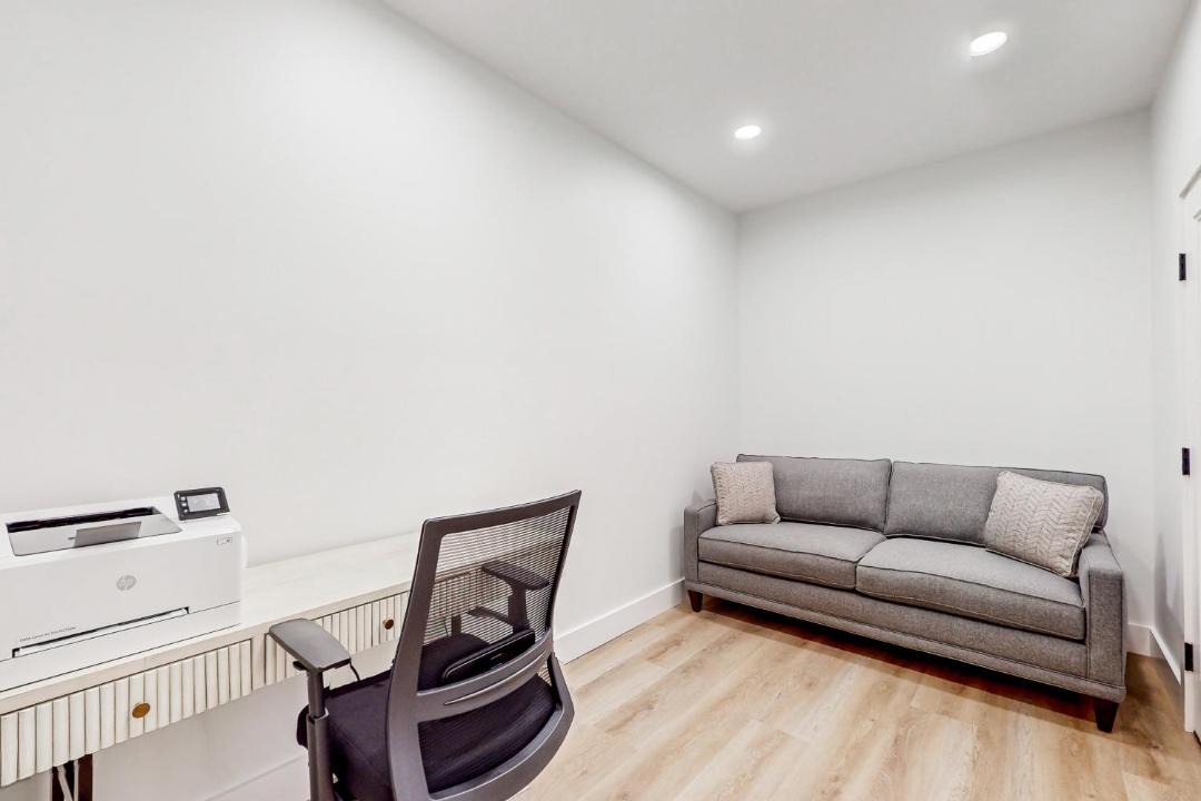 Photo of Others in Long Neck