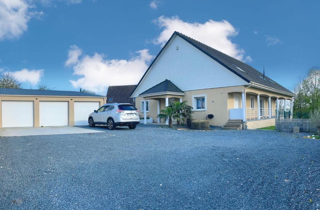 Photo of Others in Bourg-Achard