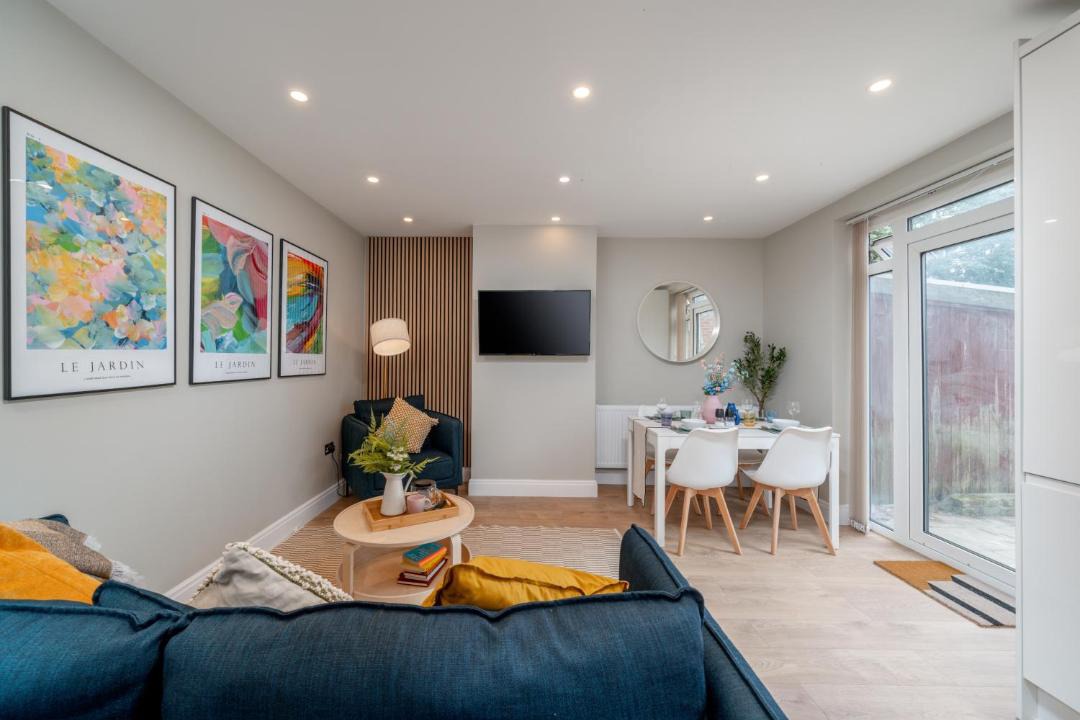 Photo of Others in Burnt Oak