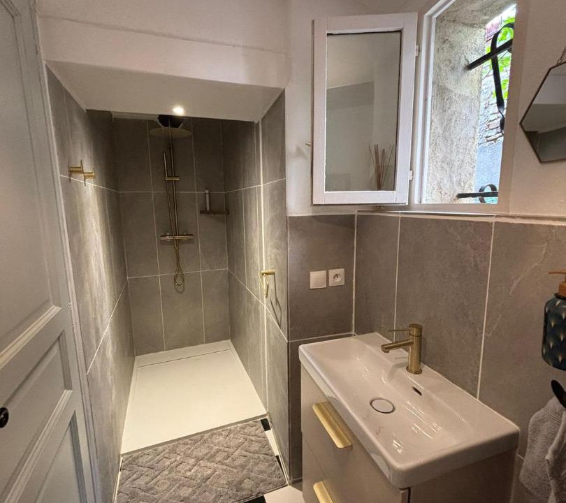 Photo of Bathroom in Cascastel-des-Corbieres