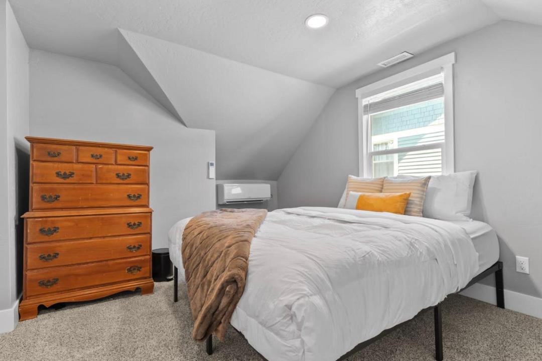 Photo of Bedroom in South Perry District