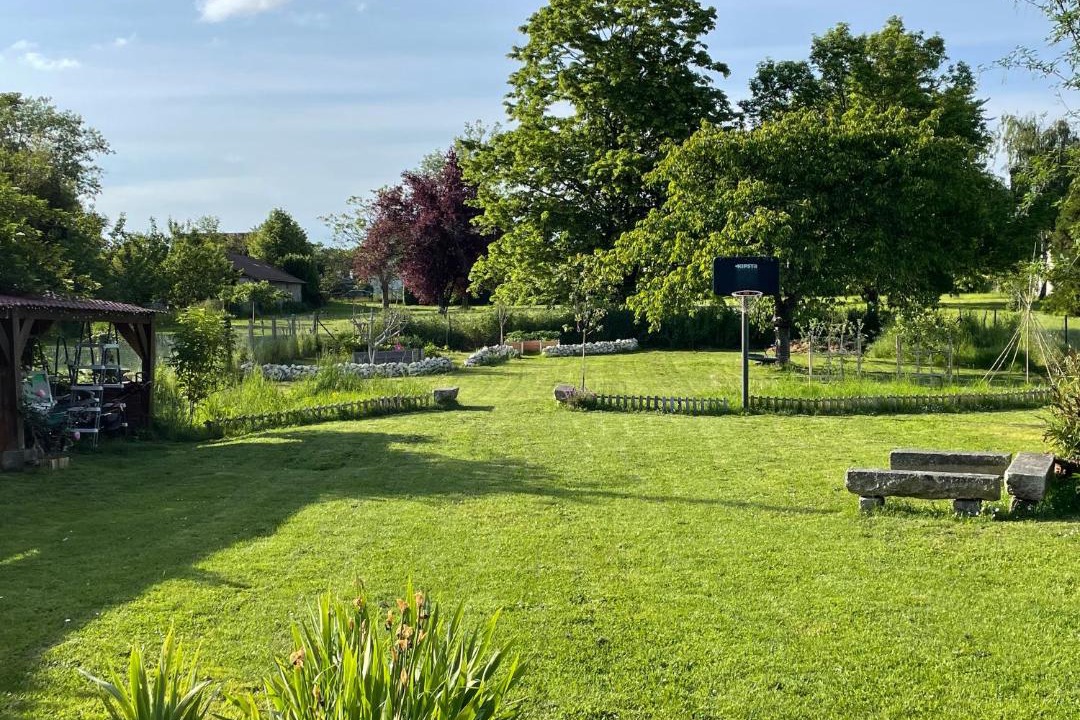 Photo of Others in Muids