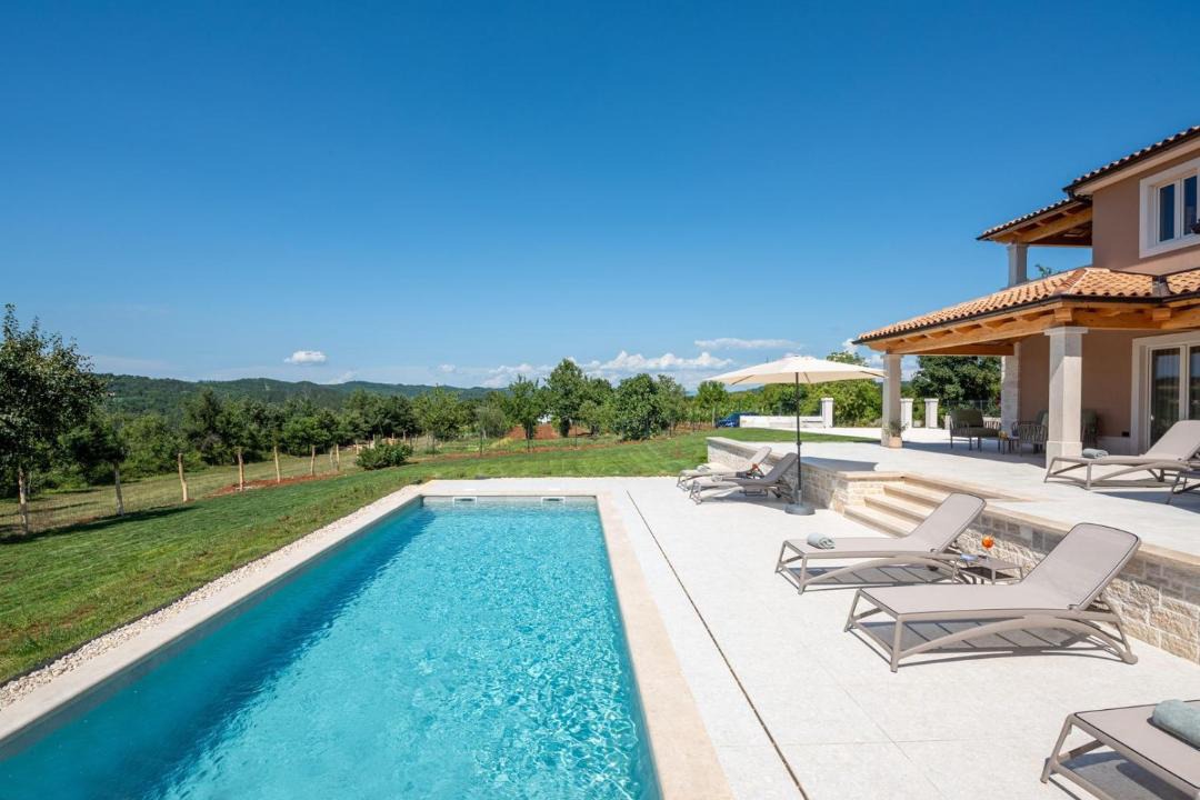 Photo of Outdoor in Beram