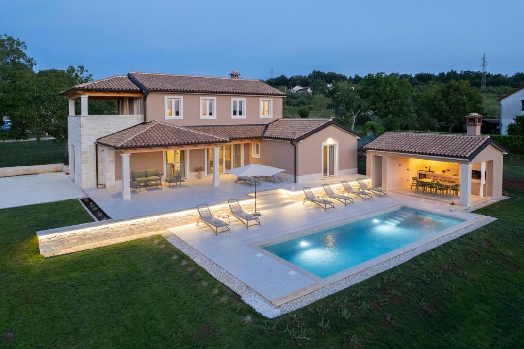 Photo of Outdoor in Beram