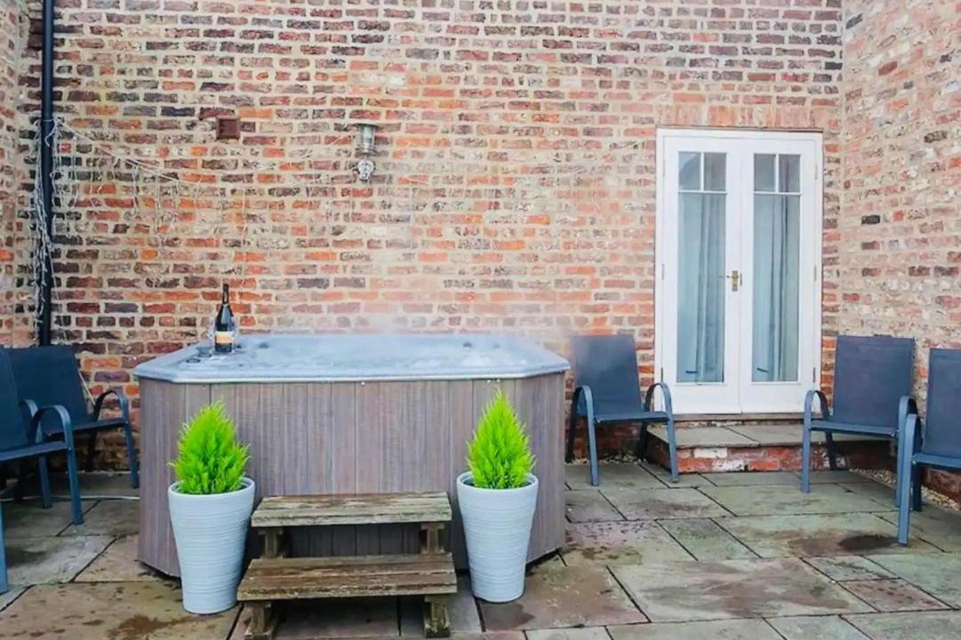 Photo of Others in Storwood