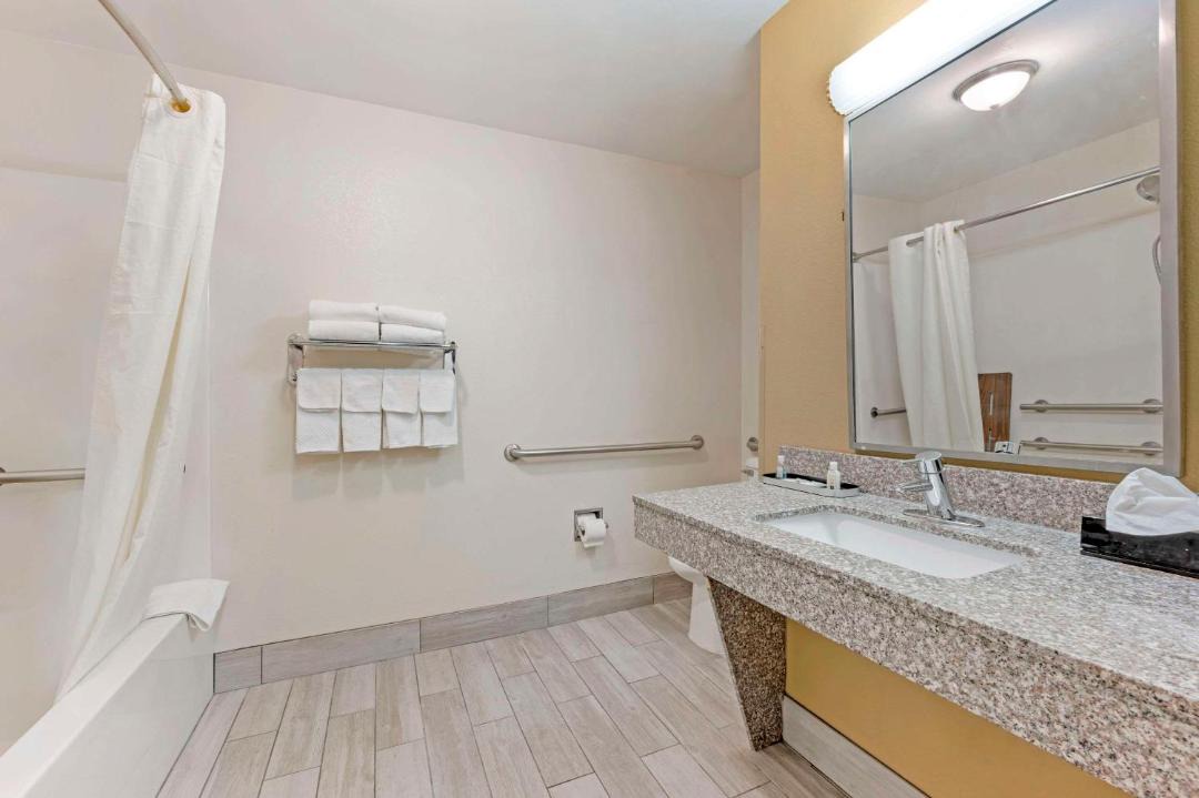 Photo of Bathroom in Wayne
