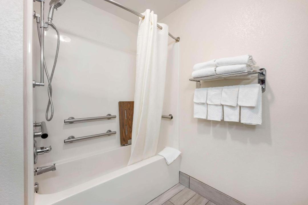 Photo of Bathroom in Wayne