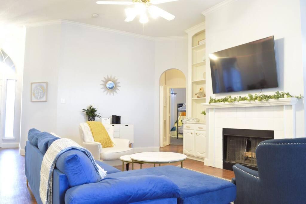 Photo of Livingroom in Mesquite
