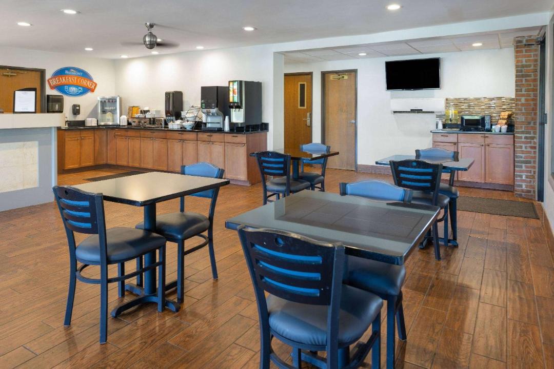 Photo of Livingroom in LaGrange