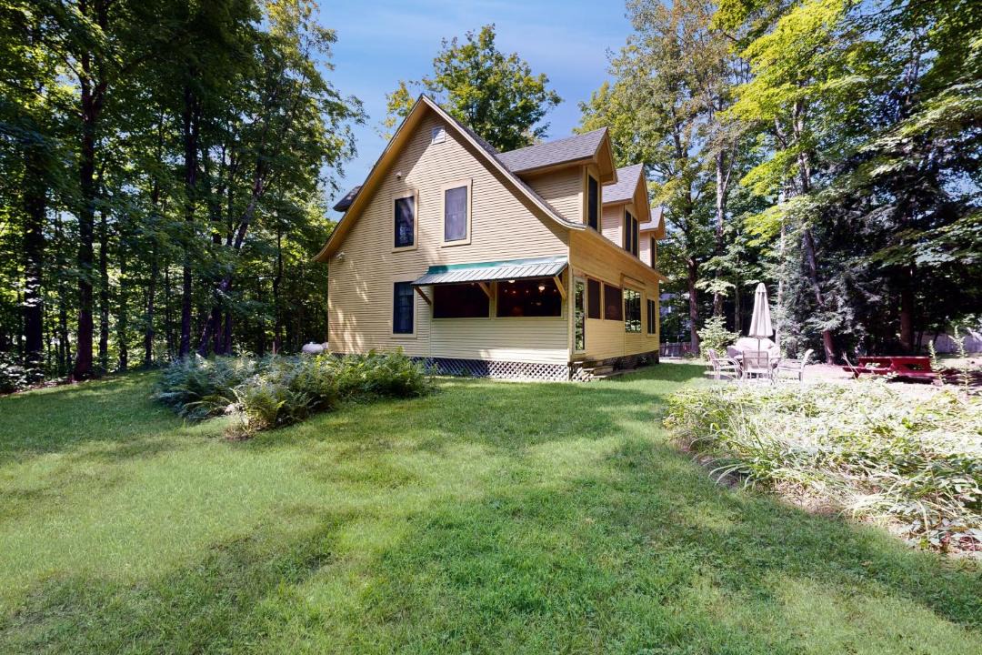 Photo of Buildings in North Woodstock