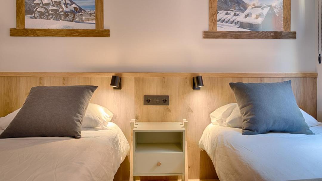 Photo of Bedroom in Les