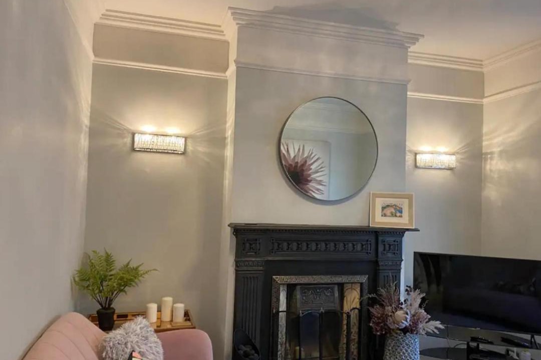 Photo of Others in Hale