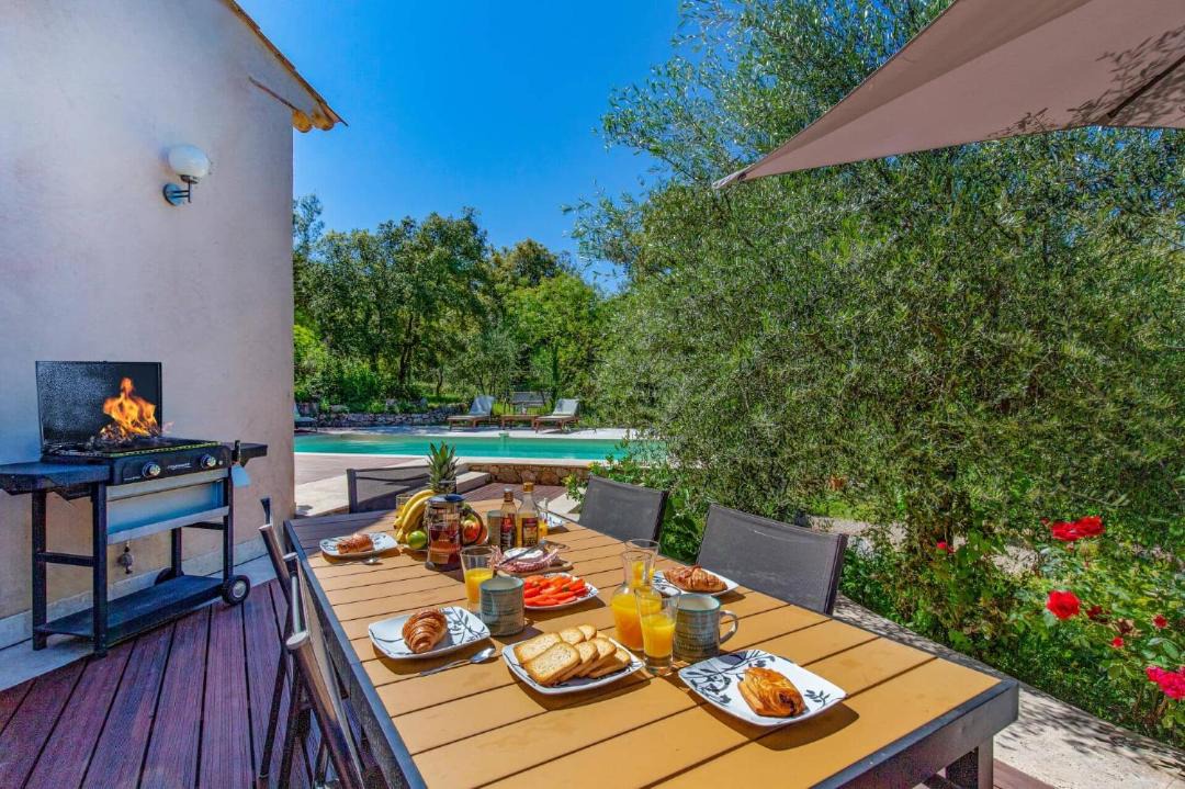 Photo of Others in Cabris