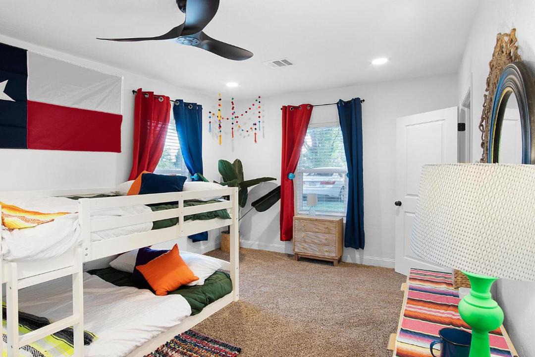 Photo of Bedroom in Franklin Estates